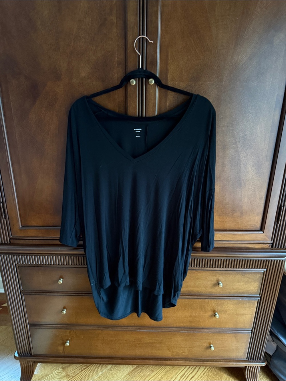 Express Women's Black V-Neck Oversized Relaxed Tee